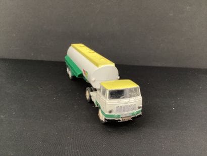 DINKY SUPERTOYS :
Camion 