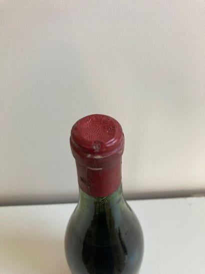 1 bouteille Clos-Vougeot 1946, René Engel.
Bouteille...