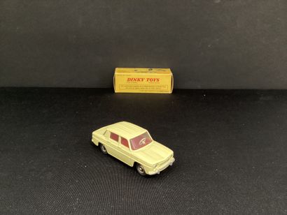 DINKY TOYS :
Renault R8, jaune paille.
Dans...