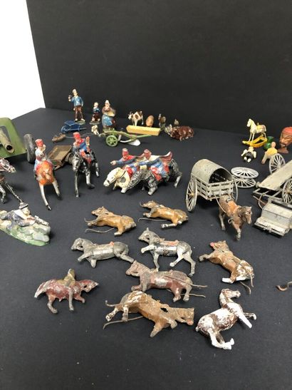LOT de soldats, personnages, chevaux, animaux...