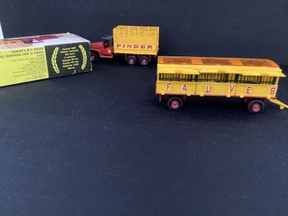 SUPERDINKY :
Camion GMC cirque PINDER avec...
