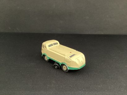 DINKY TOYS :
LMV sweeper and cleaner with...