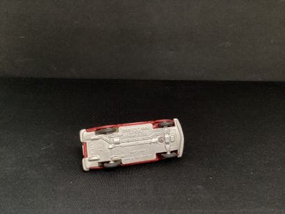 DINKY TOYS : 
Mercedes 230 SL, rouge et toit...