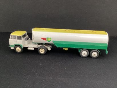 DINKY SUPERTOYS :
Camion 