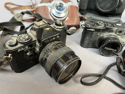 LOT of six Canon, Contax, Vashica, Fujifilm...