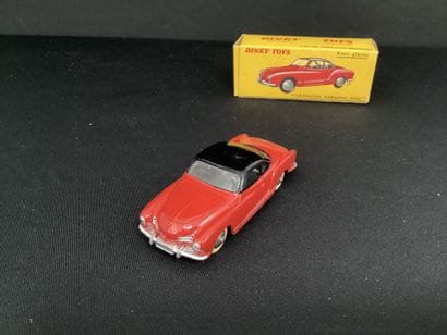 DINKY TOYS :
Volkswagen Karmann, Ghia, red...