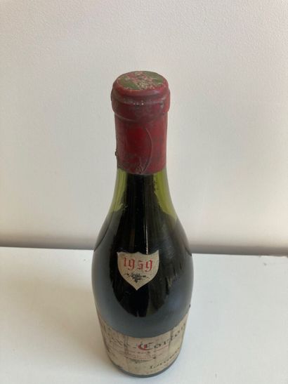 1 bouteille Aloxe-Corton 1959, Lagrive.
Niveau...