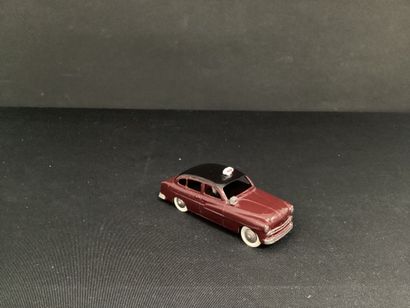 DINKY TOYS :
Taxi, Ford vedette, aubergine...
