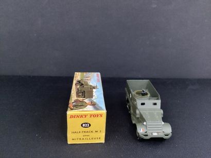 DINKY TOYS :
HALF-TRACK M3.
Avec accessoires,...