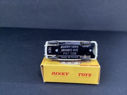 DINKY TOYS : 
Fiat 1200 