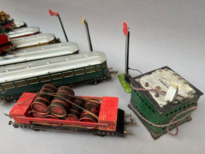 EDOBAUD :
Trains électriques en tôle comprenant...