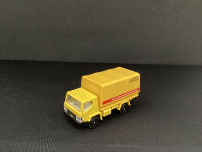 DINKY TOYS MODERN:
National Carrier tarpaulin...
