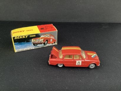 DINKY TOYS :
Alfa Roméo GIULIA 1600 TI, décoration...