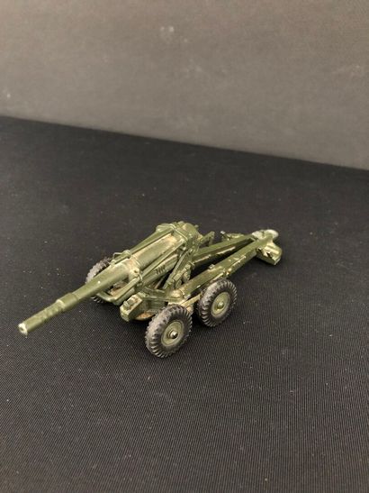 DINKY TOYS :
155mm howitzer.
Used wear.
ref....