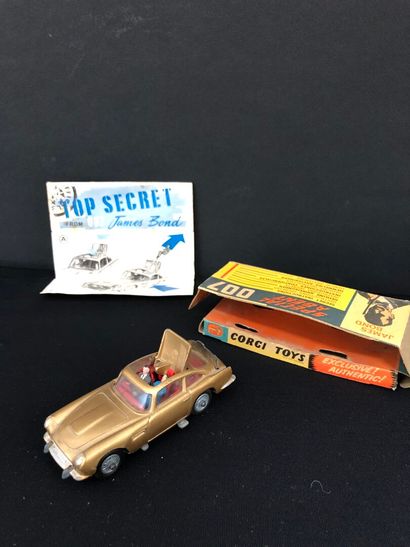 CORGI TOYS :
Aston Martin D.B.5
James Bond...