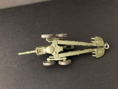 DINKY TOYS :
155mm howitzer.
Used wear.
ref....