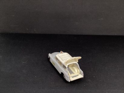 DINKY TOYS :
Ambulance municipale Citroën...