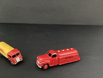 DINKY TOYS:
LOT of four small trucks including:
A...
