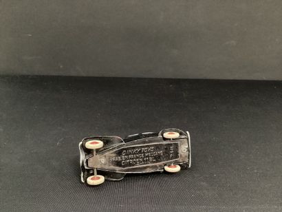 DINKY TOYS :
Citroën Traction 11 BL, noire...