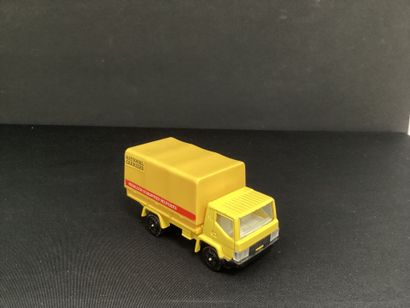 DINKY TOYS MODERN:
National Carrier tarpaulin...