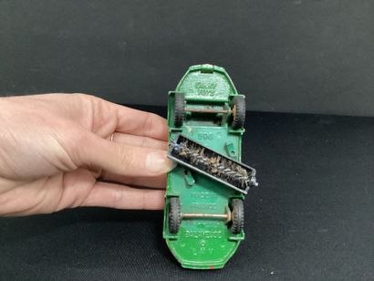 DINKY TOYS :
Arroseuse et balayeuse LMV,...