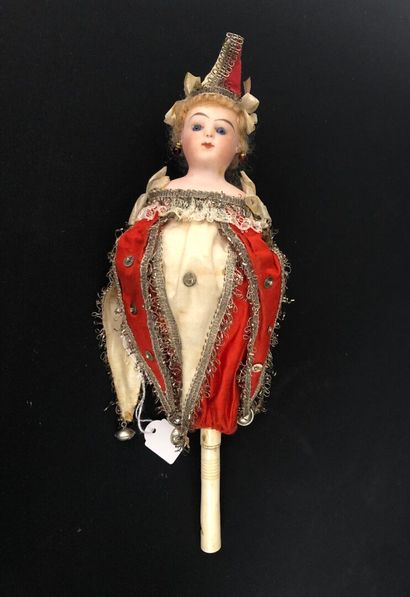 POUPEE marotte avec tête en biscuit et corps...