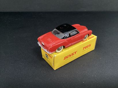 DINKY TOYS :
Volkswagen Karmann, Ghia, red...