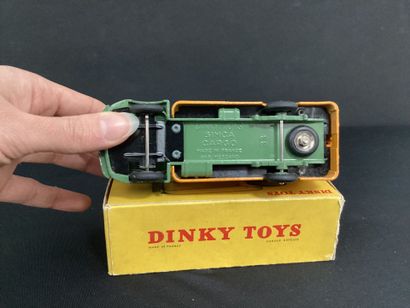 DINKY TOYS:
Simca 