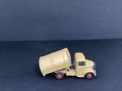 DINKY TOYS :
Camion Bedford poubelle, benne...
