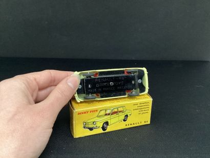 DINKY TOYS :
Renault R8, jaune paille.
Dans...
