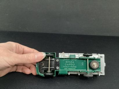 DINKY TOYS:
Simca 