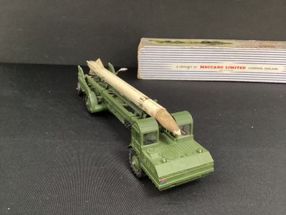 DINKY SUPERTOYS :
Missile 