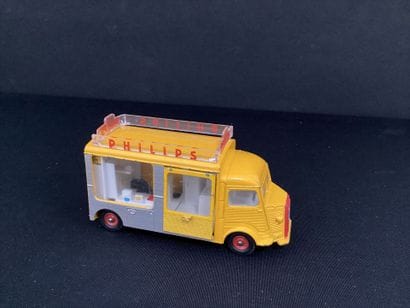 DINKY TOYS:
Citroën 1200K truck, advertising...