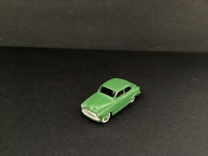 DINKY TOYS :
Simca 9 Aronde, verte.
Sans...