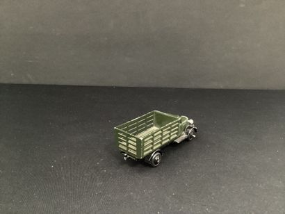 DINKY TOYS :
Camion maraicher plateforme,...