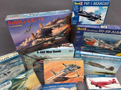 LOT de maquettes d'avions civile et militaires...