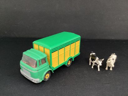 DINKY TOYS :
Camion Berliet GAK, vert et...