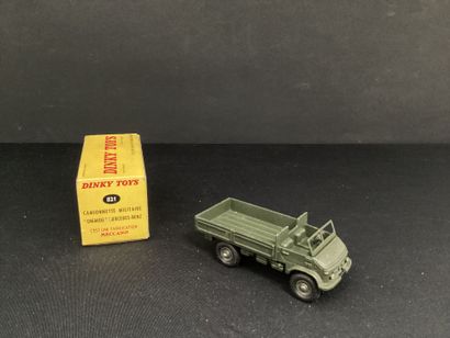 DINKY TOYS :
Camionnette Mercedes Unimog.
Dans...