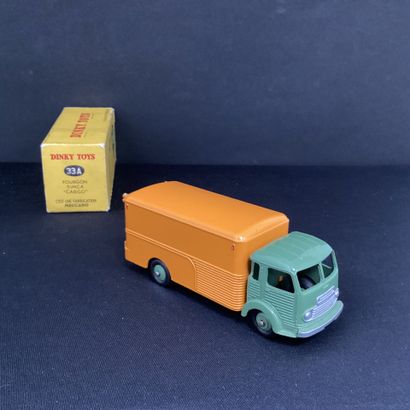 DINKY TOYS:
Simca 