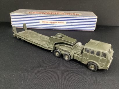 DINKY SUPERTOYS : 
Camion BERLIET porte-chars.
Dans...