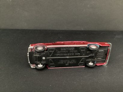 DINKY TOYS :
Mercedes 600, Pullman, burgundy.
With...