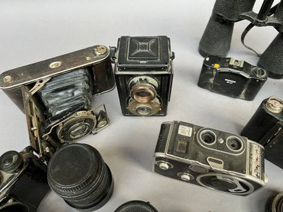 LOT of cameras, binoculars and lenses.
All...