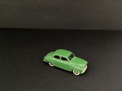 DINKY TOYS :
Simca 9 Aronde, verte.
Sans...