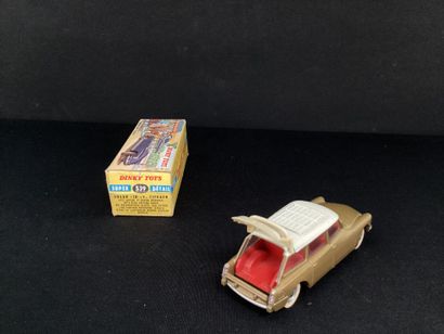 DINKY TOYS :
Citroën ID 19 station wagon,...