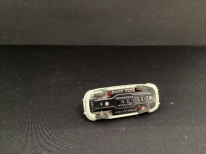 DINKY TOYS :
PANHARD 24 CT, vert d'eau.
Glace...