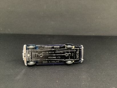 DINKY TOYS : 
Rolls-Royce, phantom V noire.
Avec...