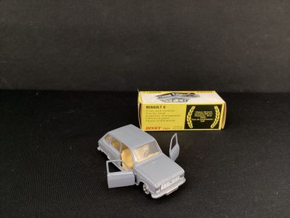 DINKY TOYS :
Renault 6, grey with opening...