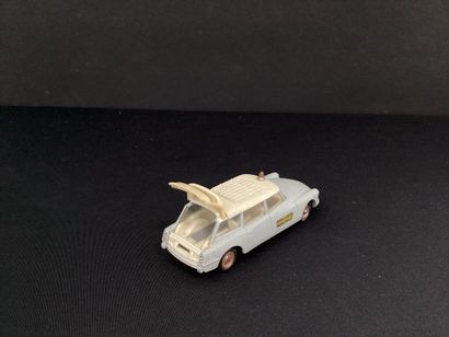 DINKY TOYS :
Ambulance Citroën ID 19 station...