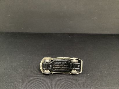 DINKY TOYS :
Citroën 2CV grise, capote verte,...
