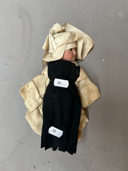 POUPEE FRANCAISE, avec tête en biscuit, bouche...